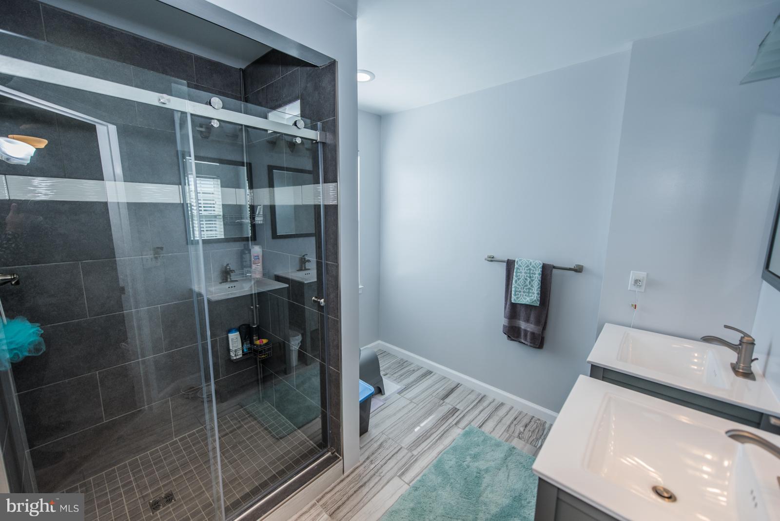 LAKELAND PLACE - Residential