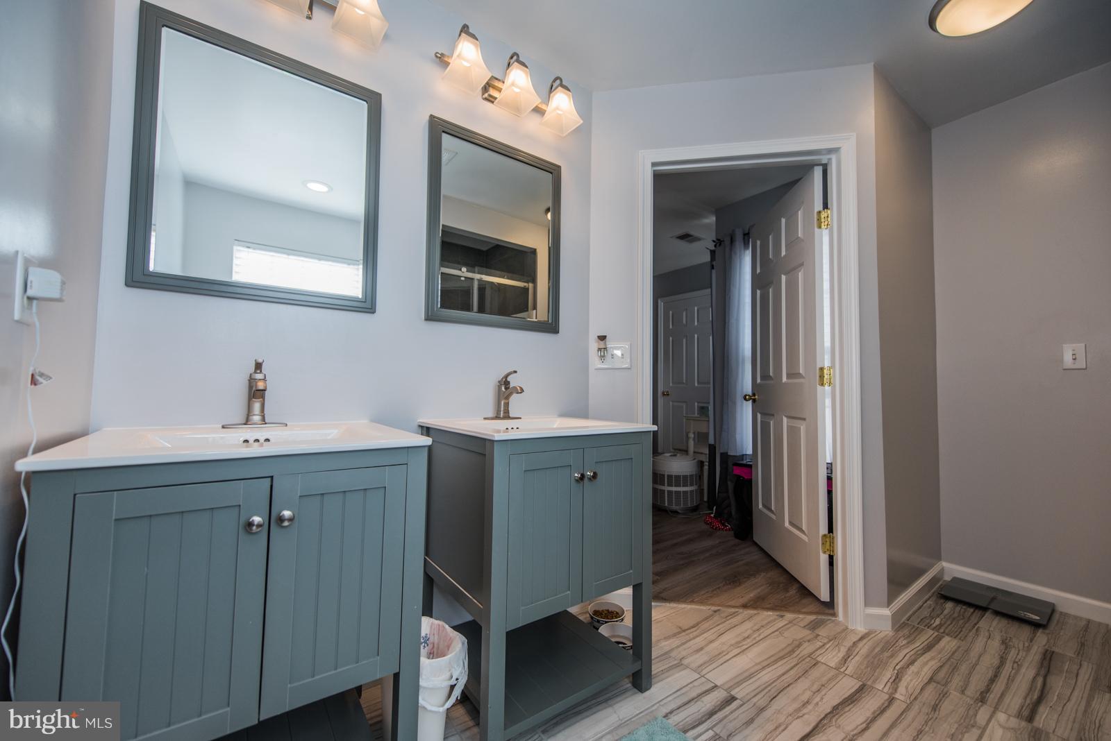 LAKELAND PLACE - Residential