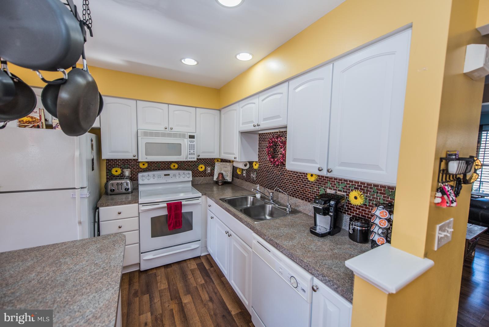 LAKELAND PLACE - Residential