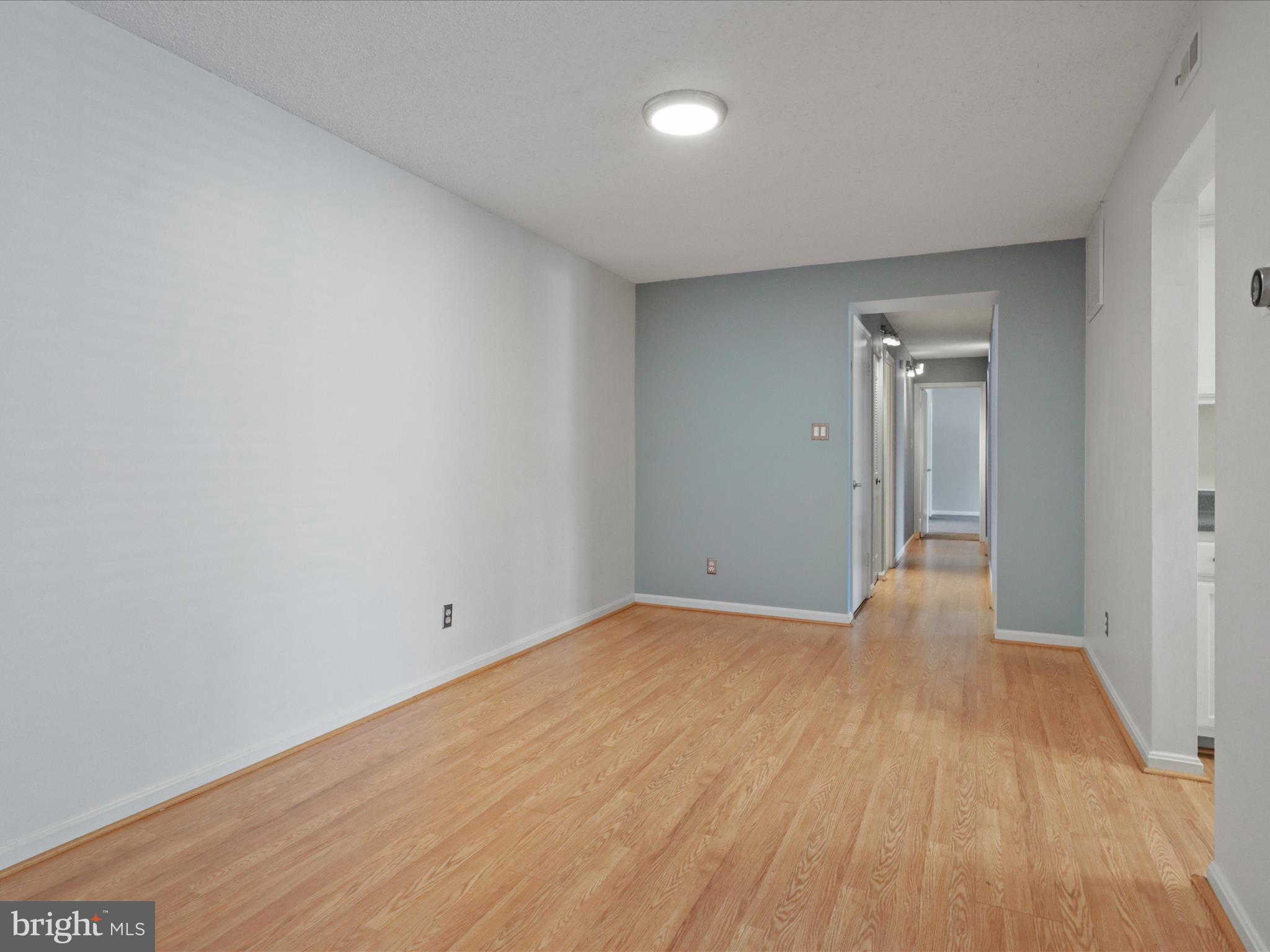 VISTAS OF VIENNA CONDOMINIUMS - Residential Lease