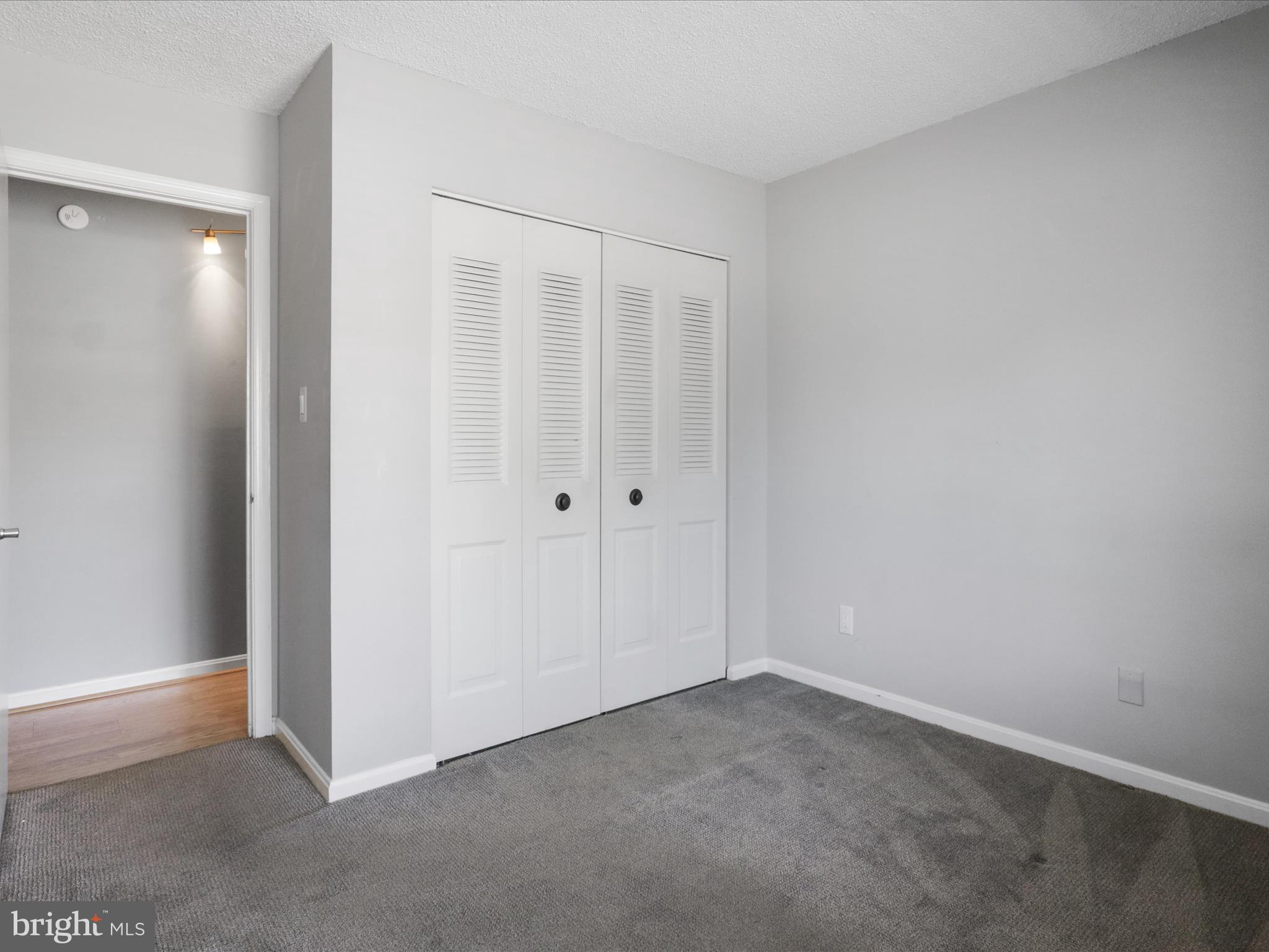 VISTAS OF VIENNA CONDOMINIUMS - Residential Lease