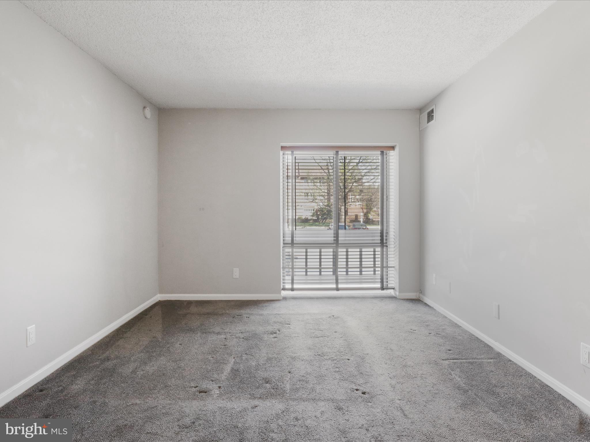 VISTAS OF VIENNA CONDOMINIUMS - Residential Lease