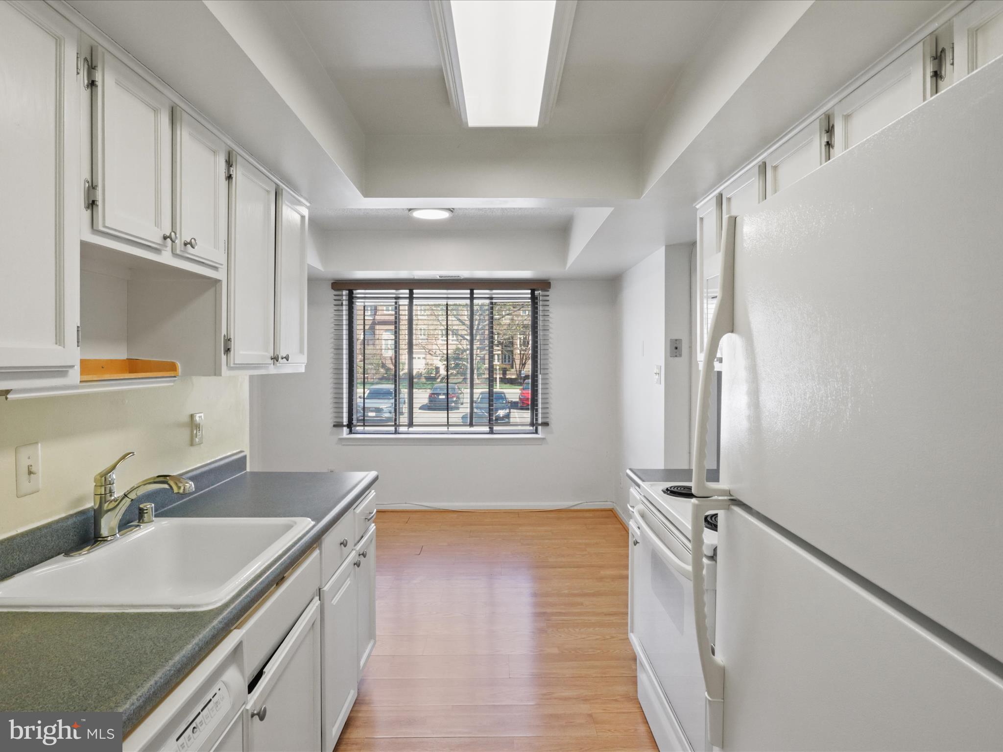 VISTAS OF VIENNA CONDOMINIUMS - Residential Lease