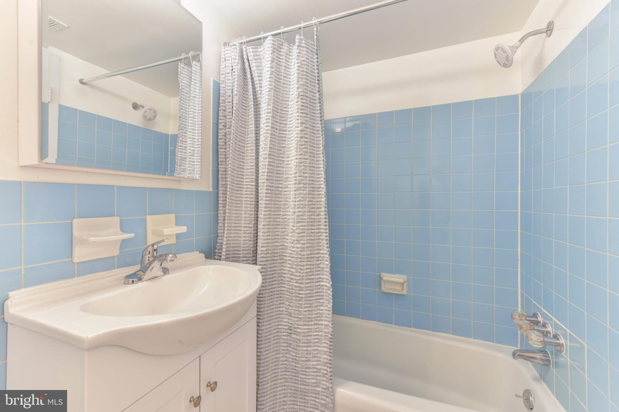 CANTERBURY SQUARE - Residential