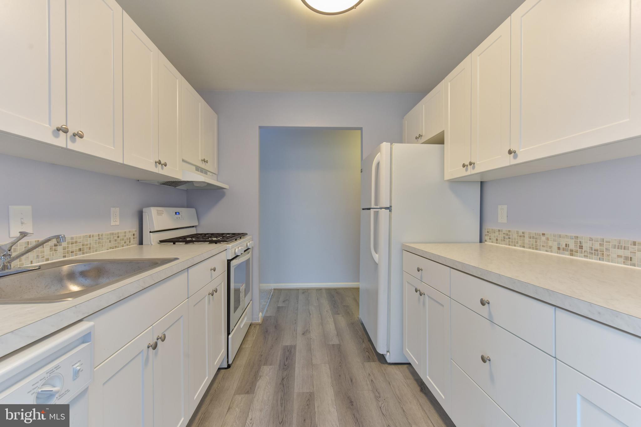 CANTERBURY SQUARE - Residential