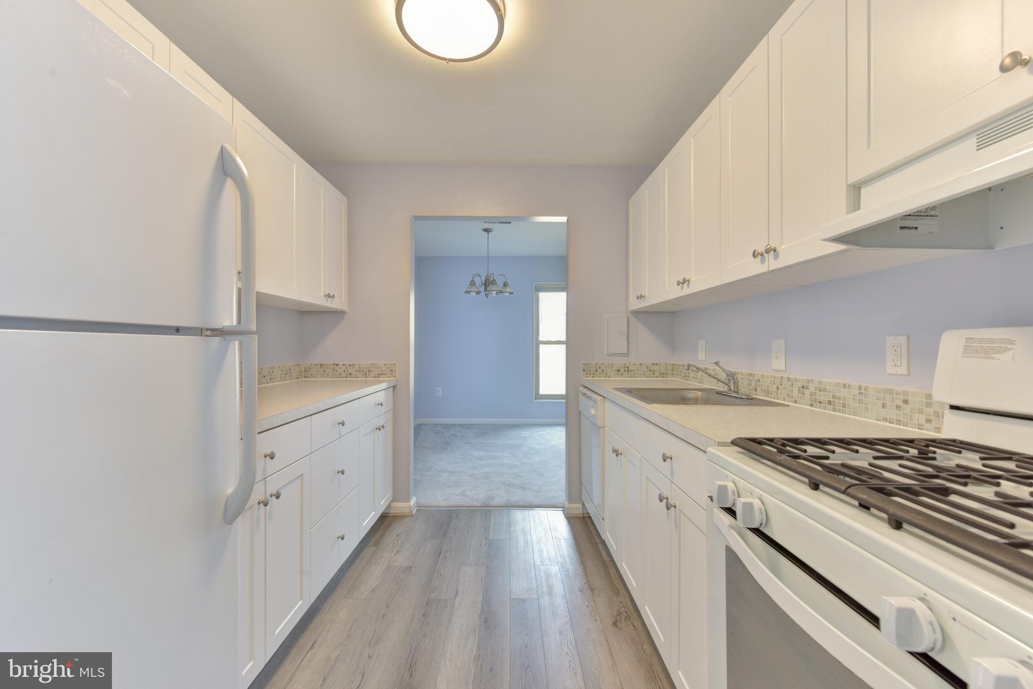 CANTERBURY SQUARE - Residential