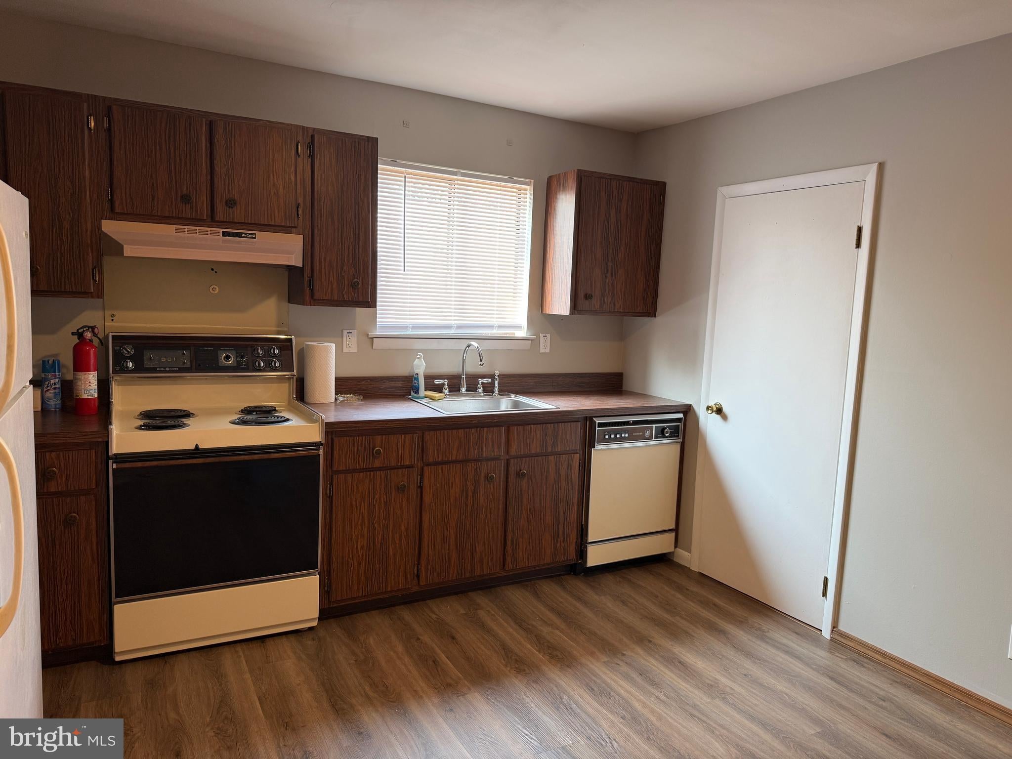 1475 1475 MOUNT HOLLY RD