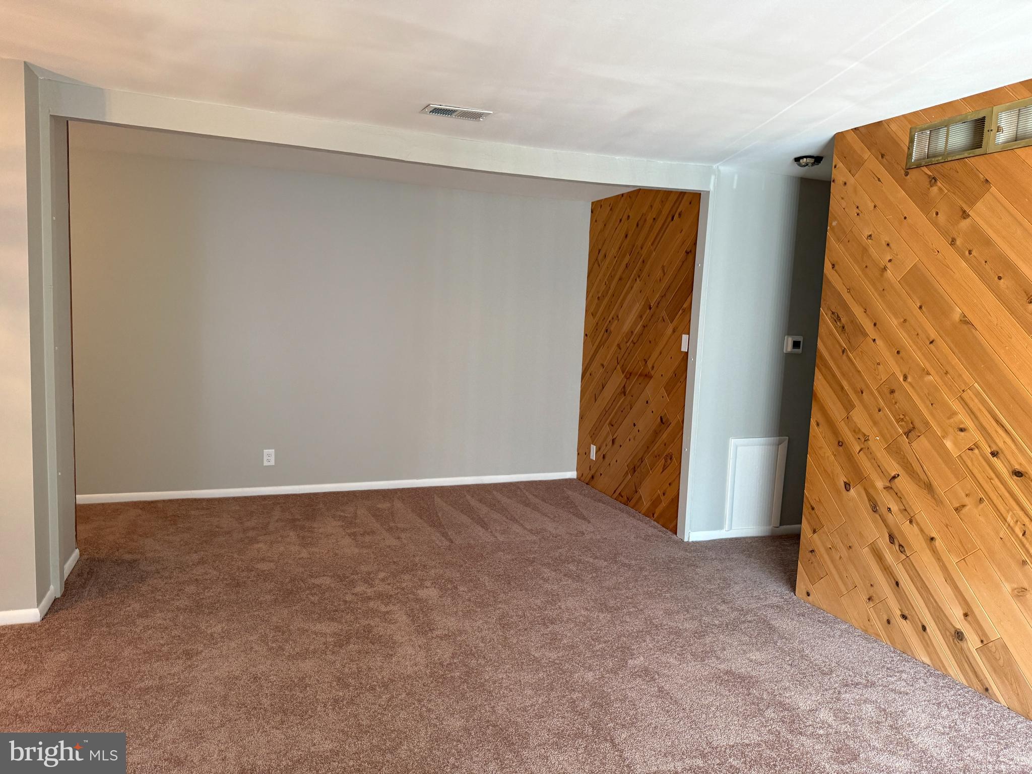 1475 1475 MOUNT HOLLY RD
