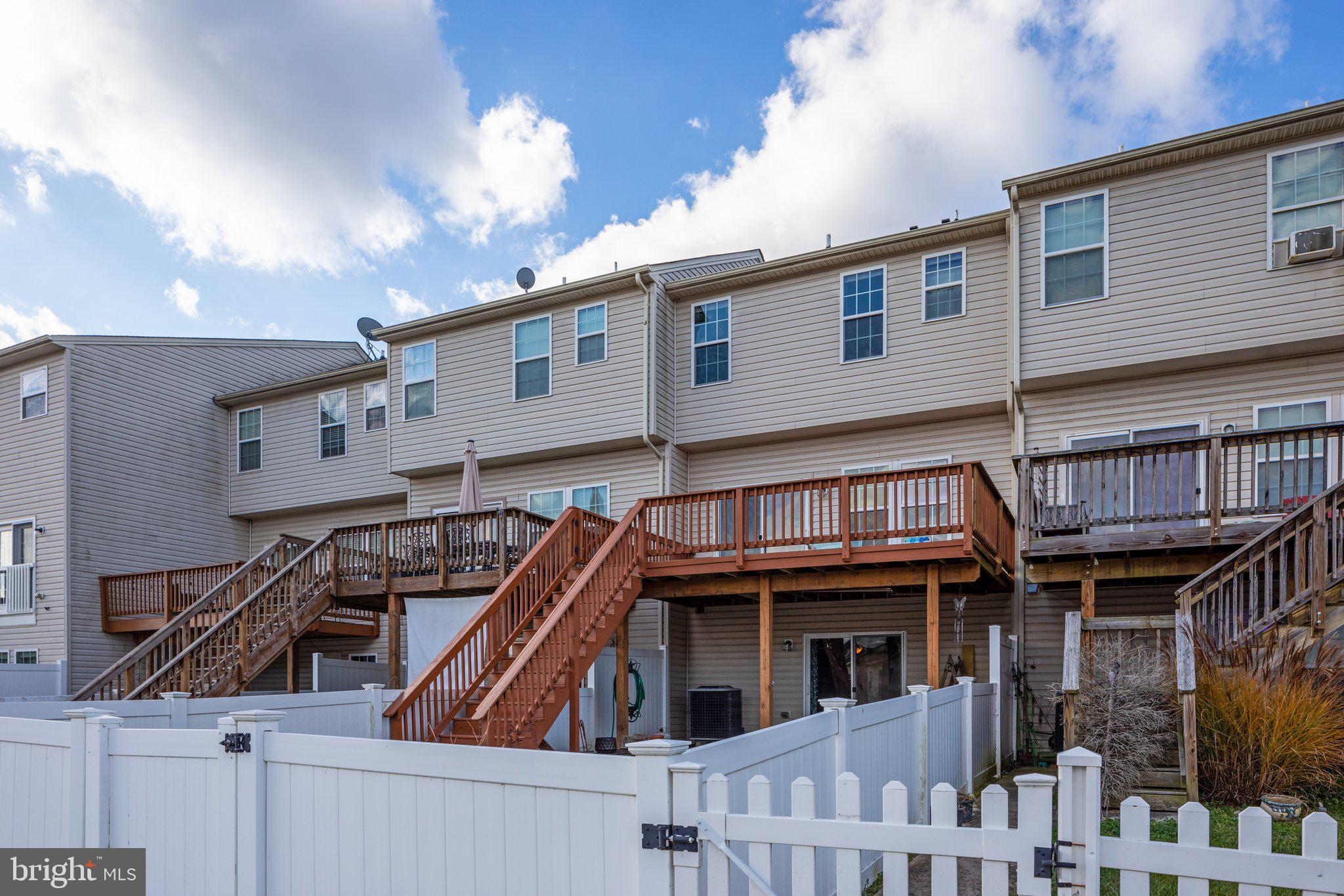 BROOKFIELD - Residential