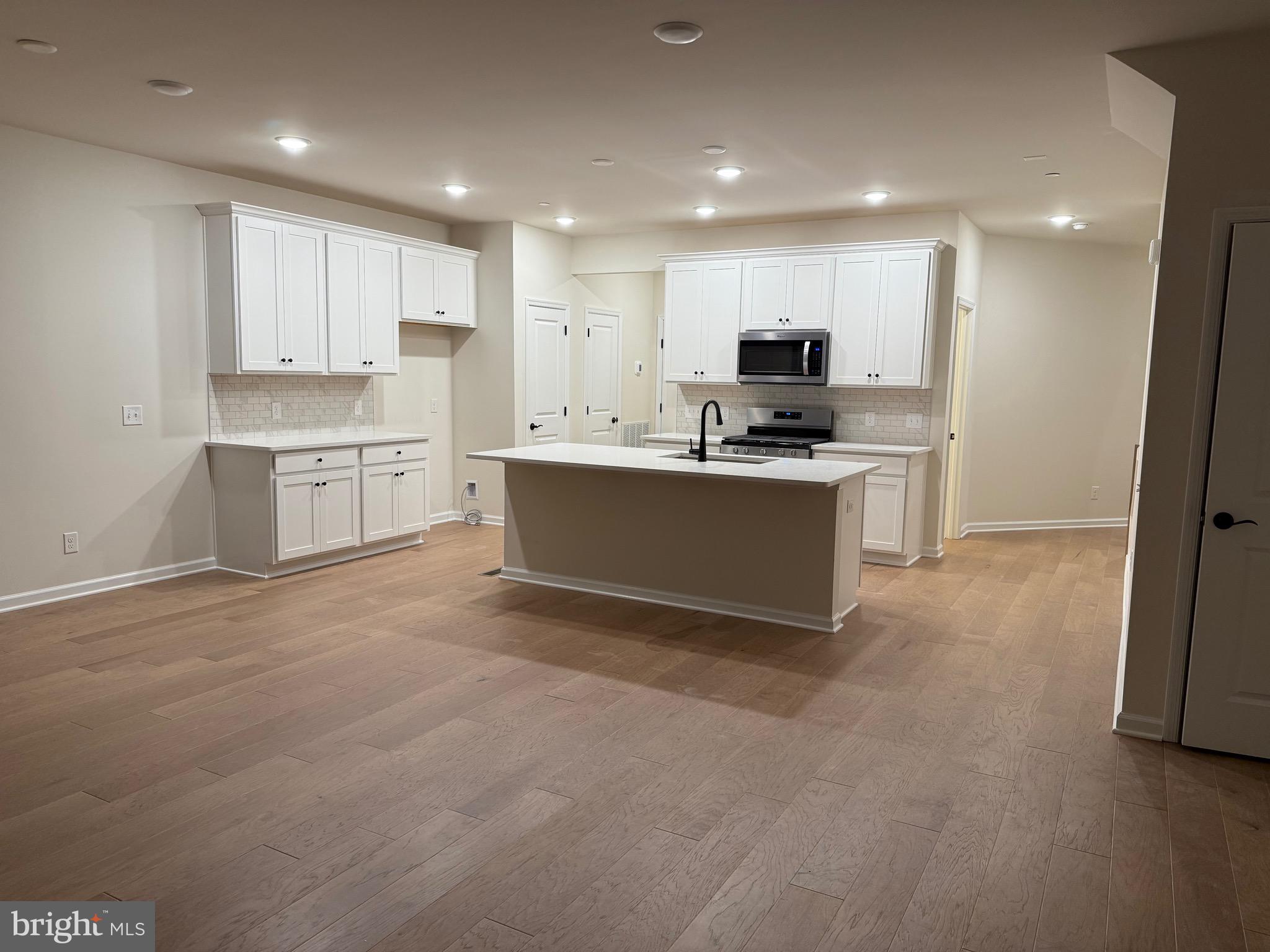 SPRING LAKE - Residential Lease