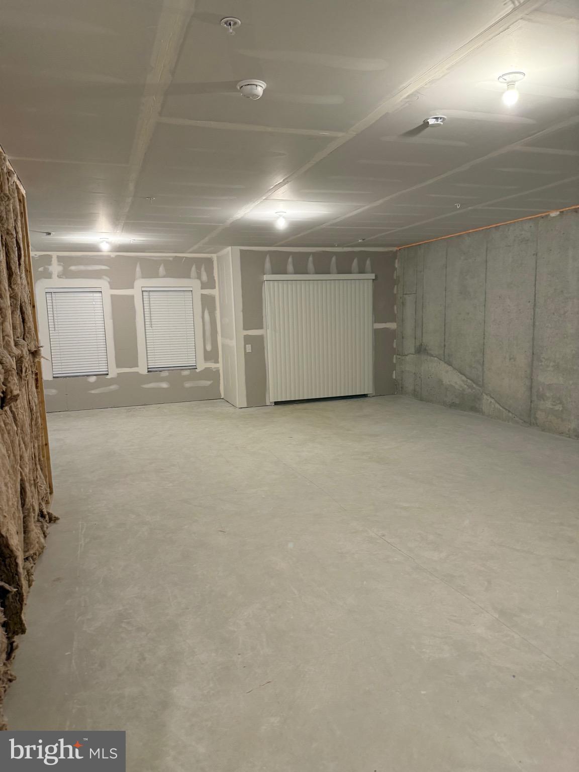 SPRING LAKE - Residential Lease