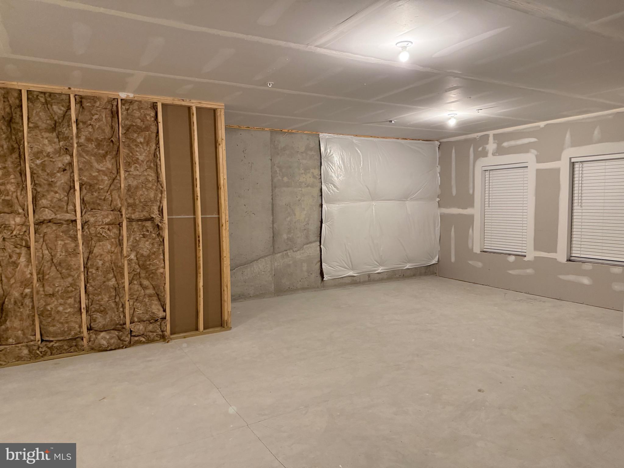 SPRING LAKE - Residential Lease