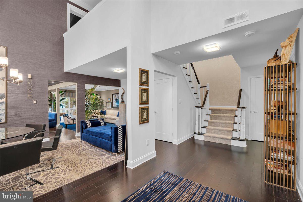 701 SUNSHINE LAKES