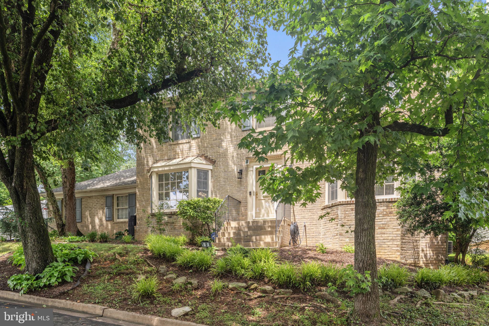 108 N LIBERTY STREET