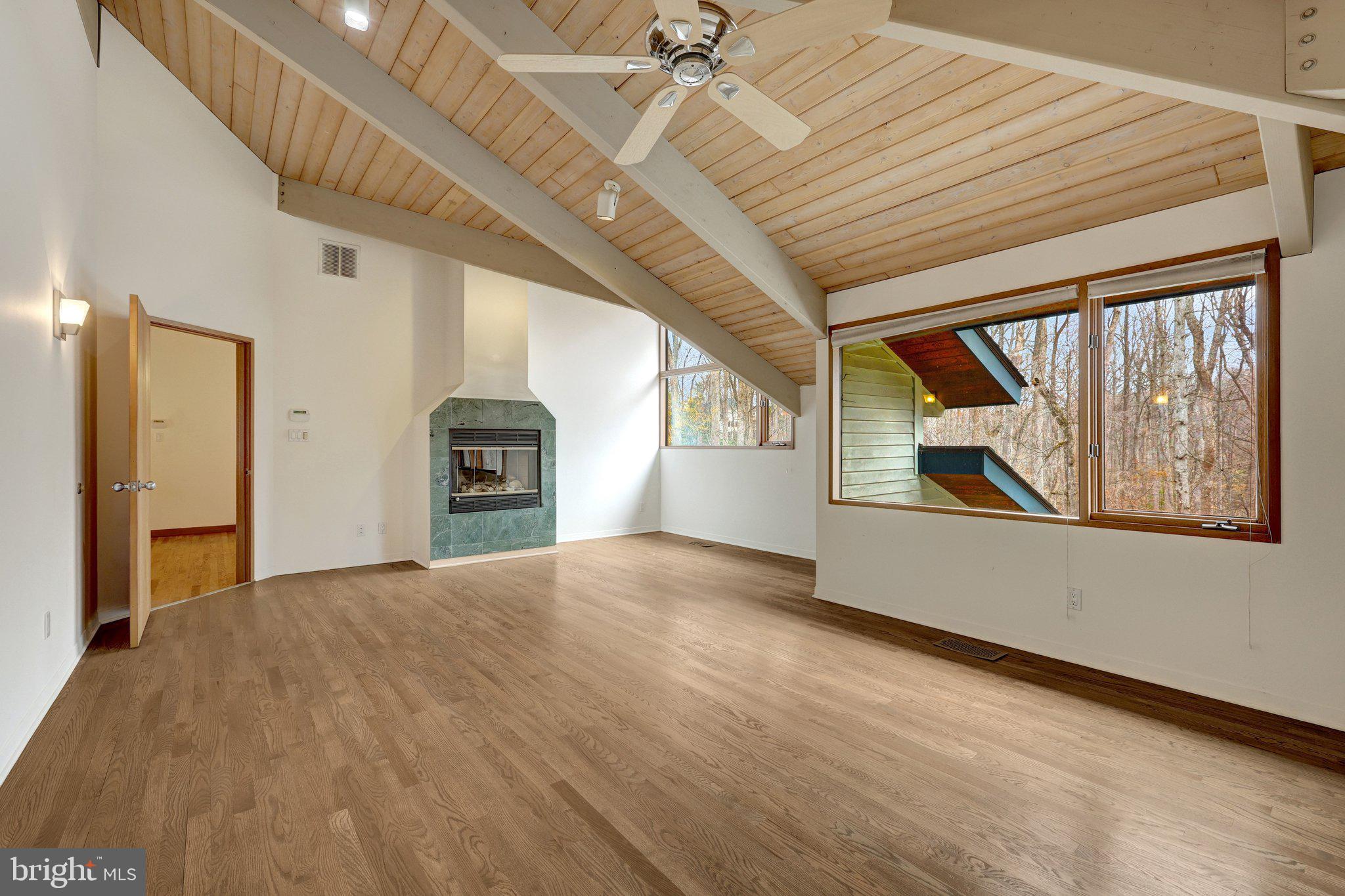 WOODSIDE ESTATES - Residential