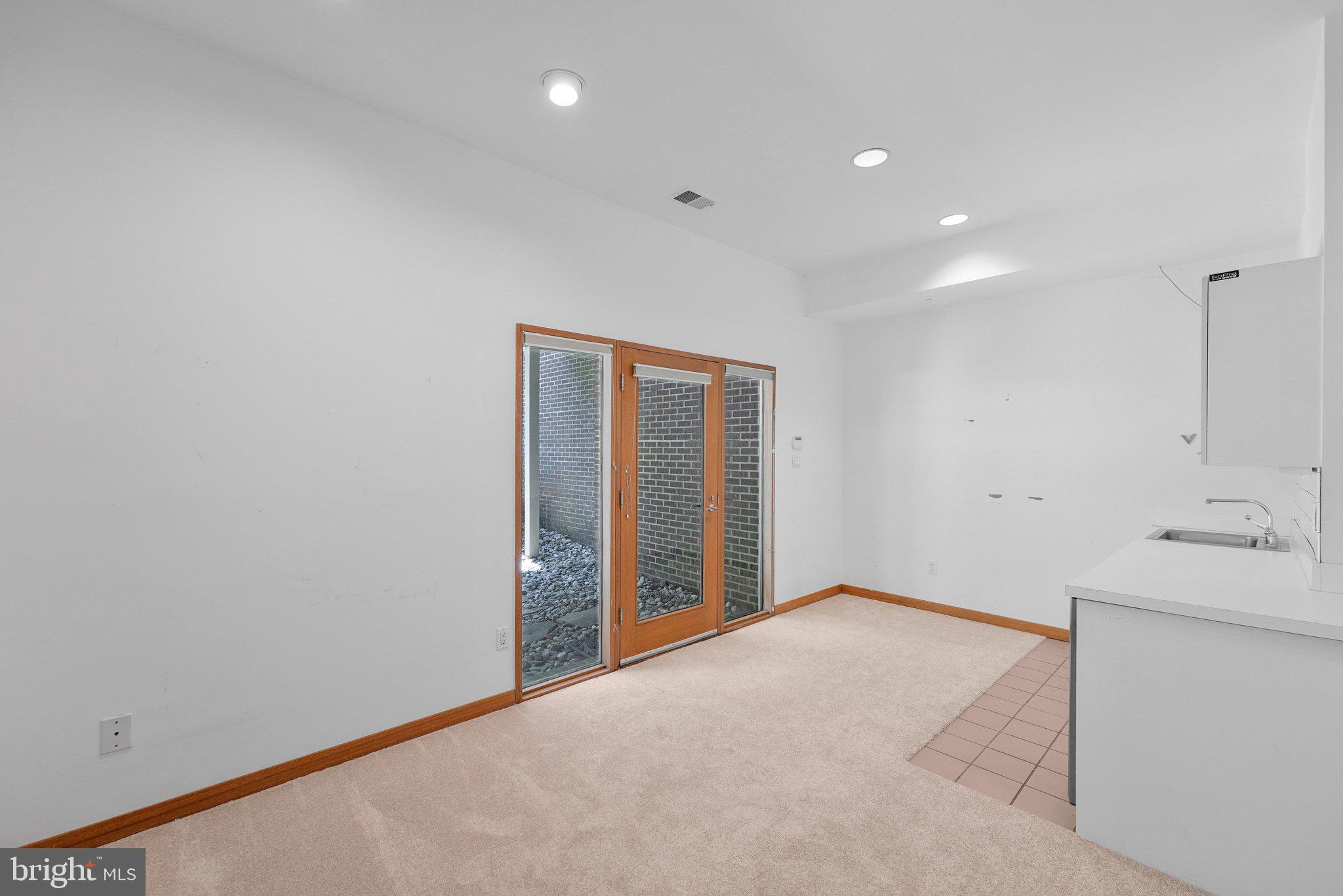 WOODSIDE ESTATES - Residential