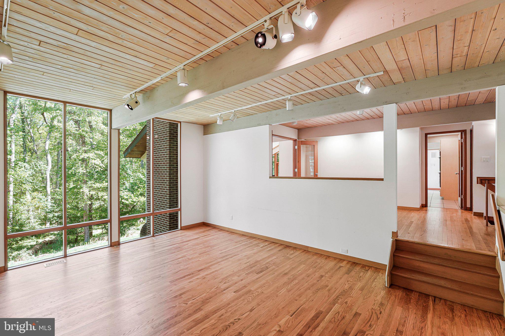 WOODSIDE ESTATES - Residential