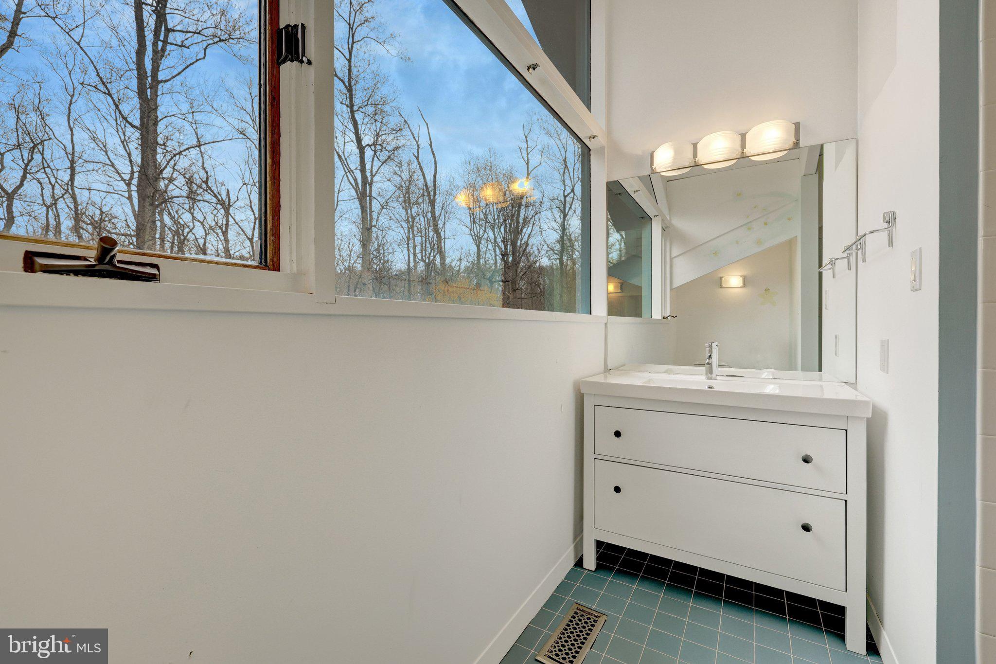 WOODSIDE ESTATES - Residential