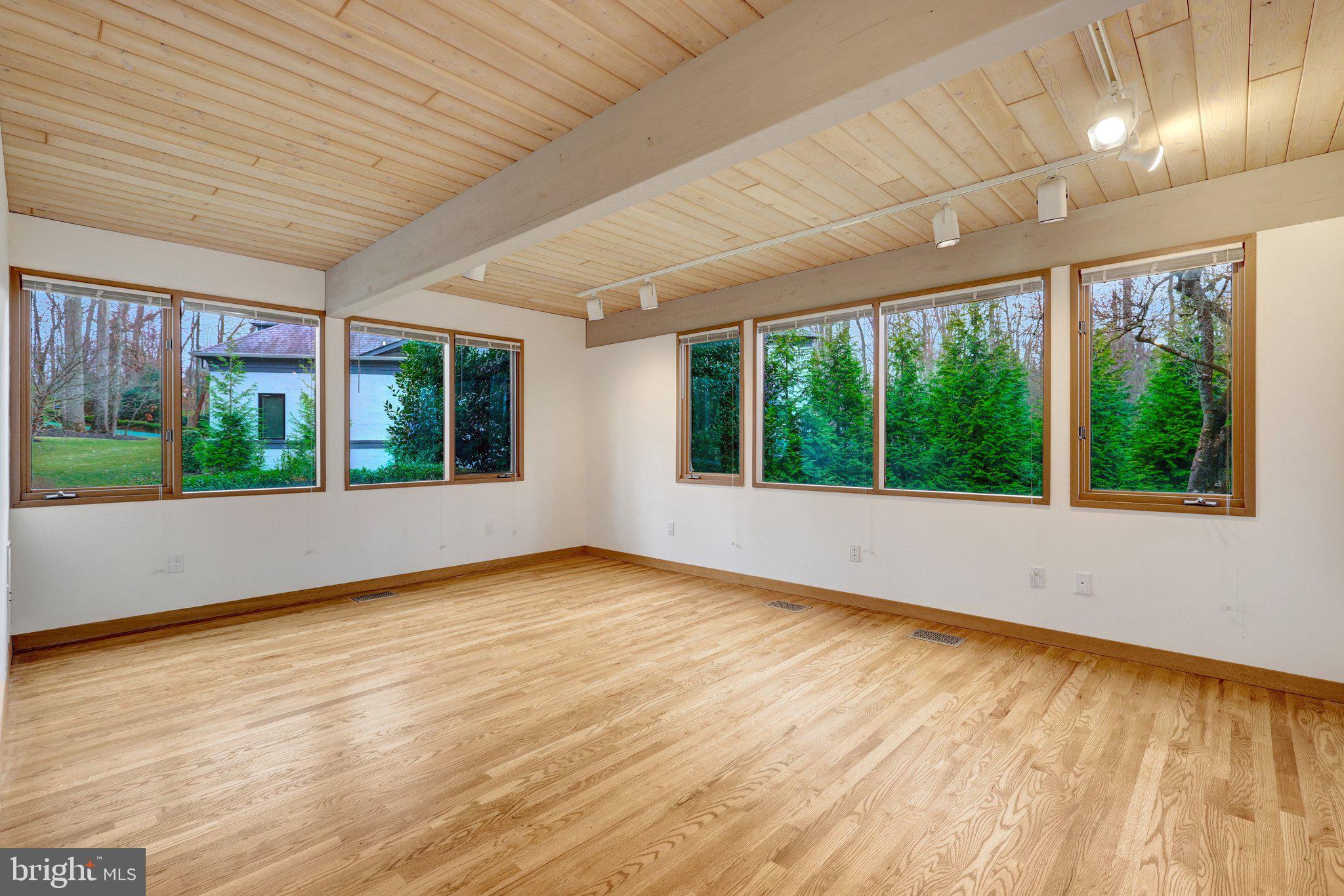 WOODSIDE ESTATES - Residential