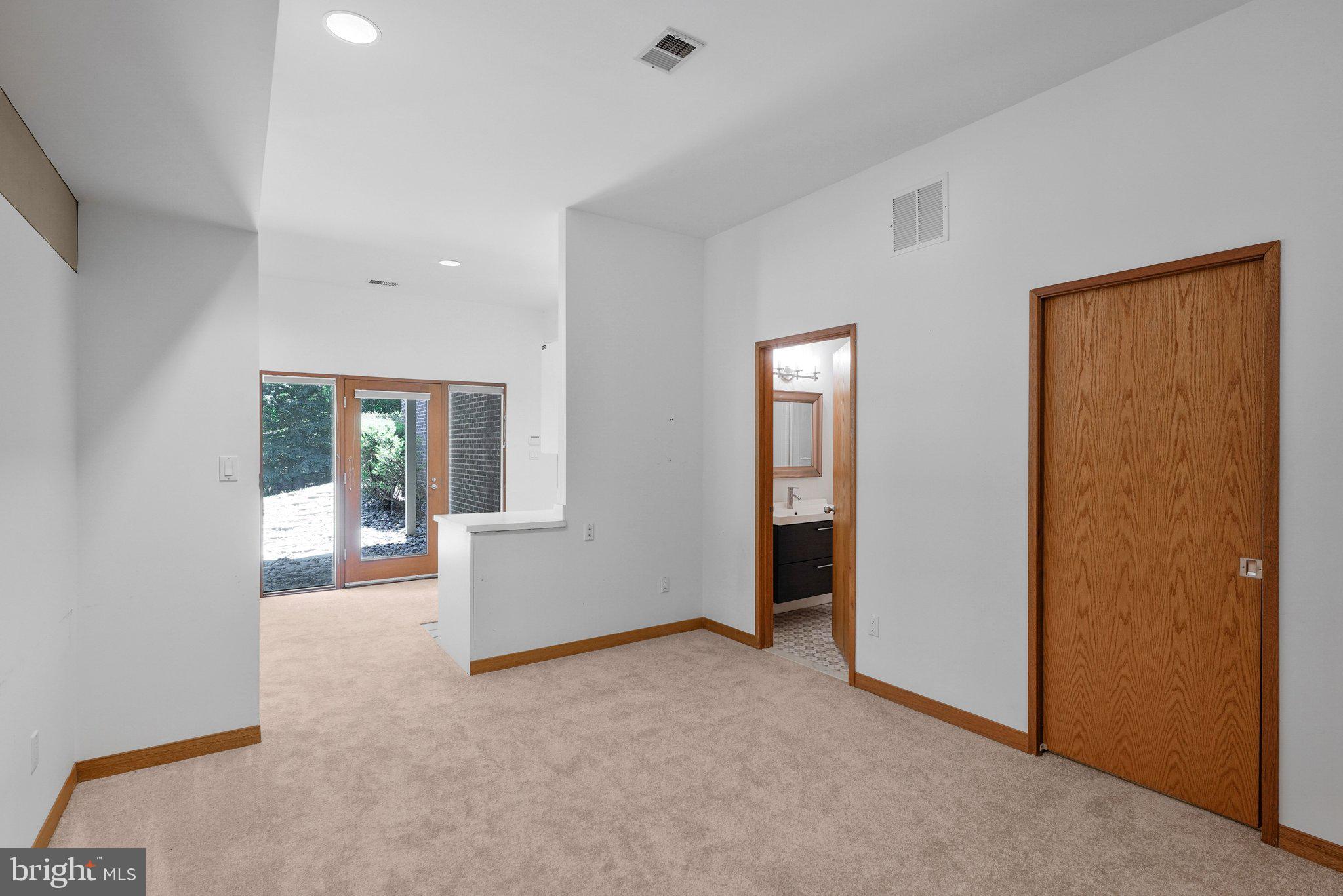 WOODSIDE ESTATES - Residential