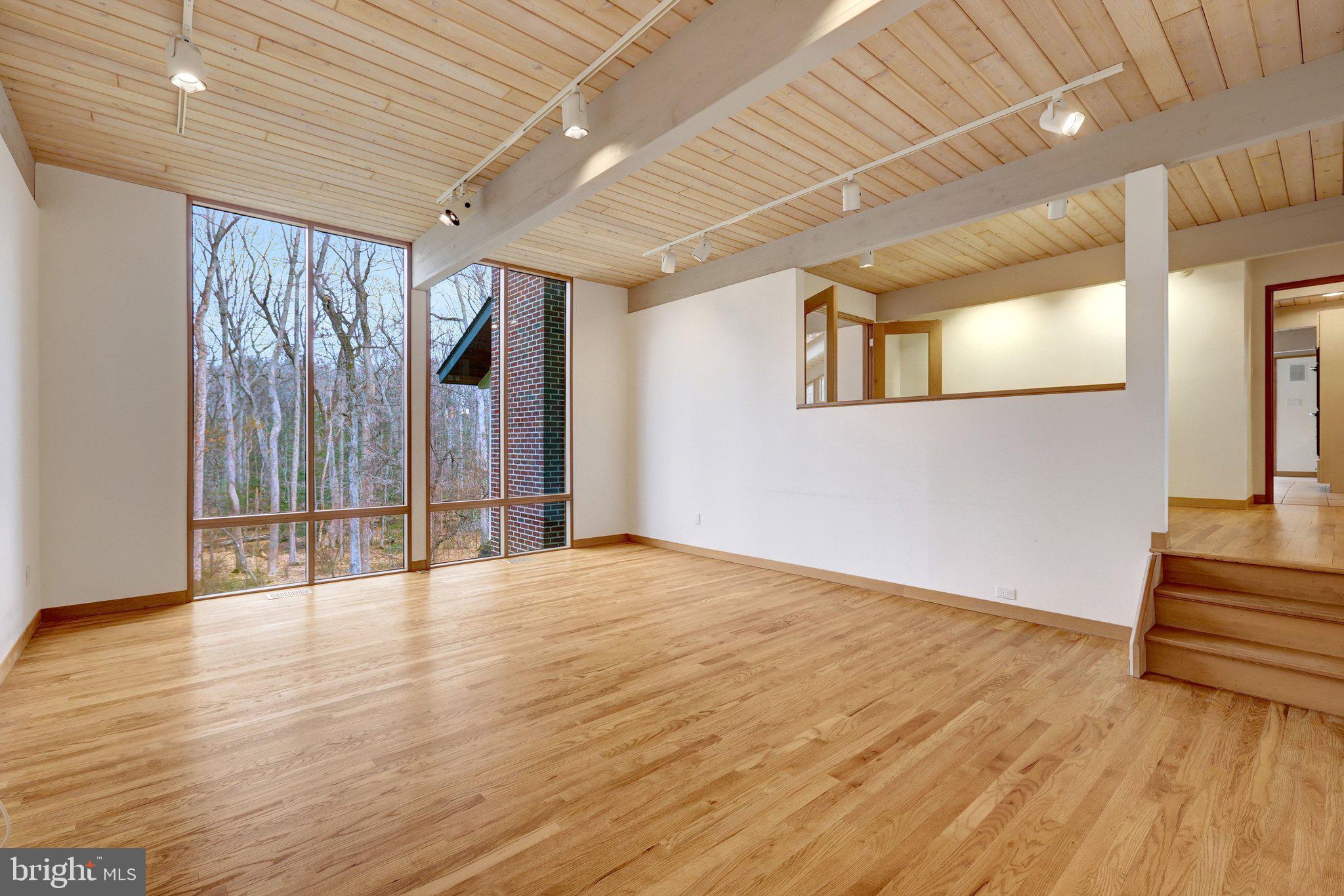 WOODSIDE ESTATES - Residential