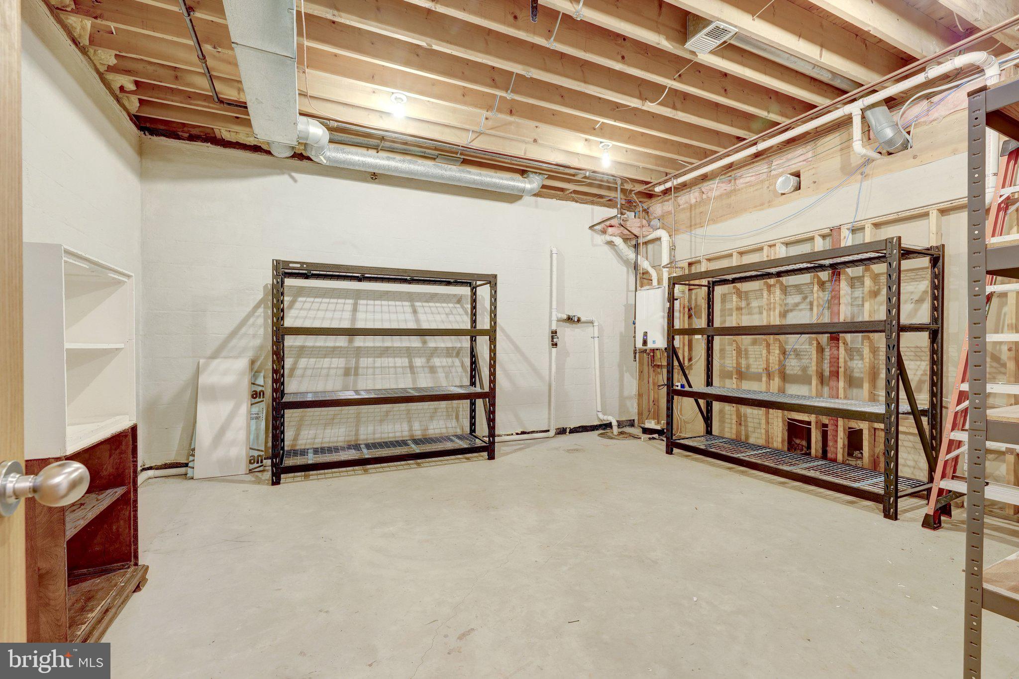 WOODSIDE ESTATES - Residential