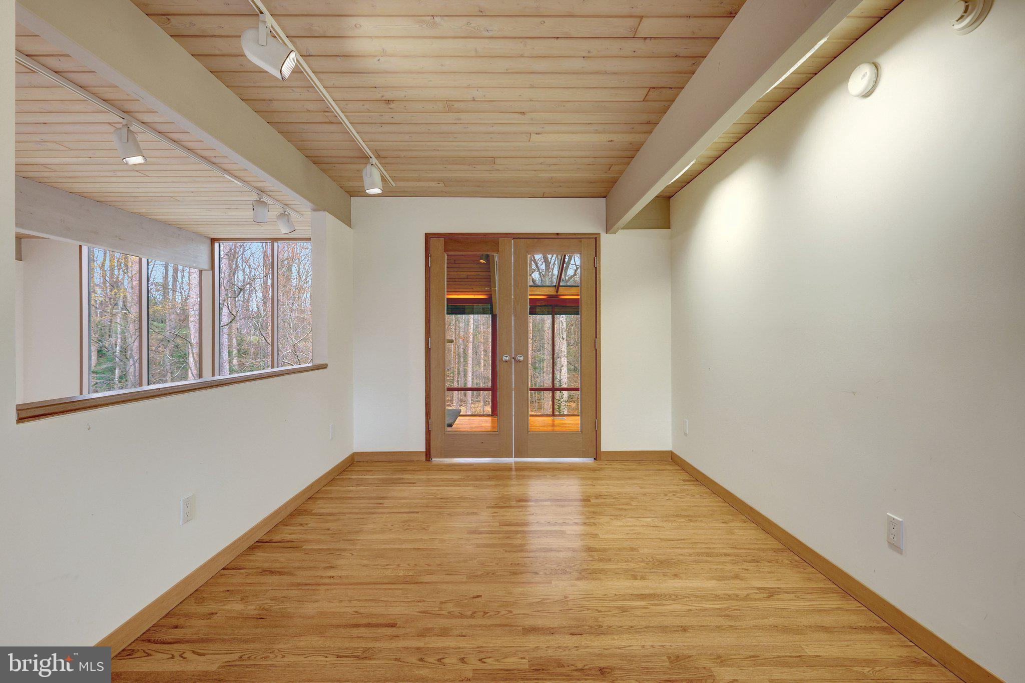 WOODSIDE ESTATES - Residential