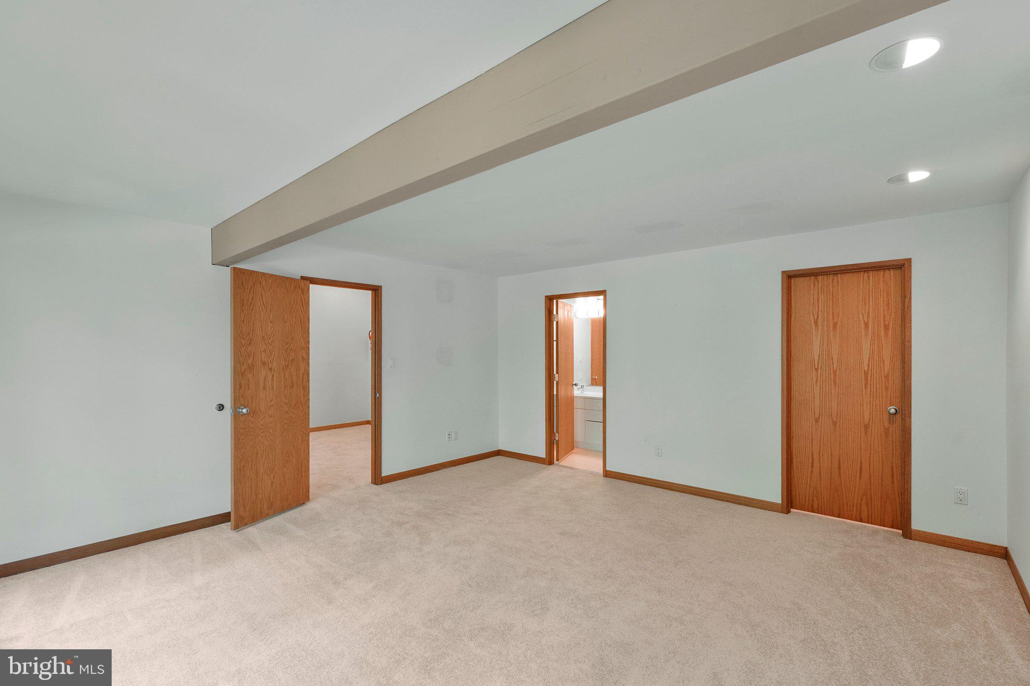 WOODSIDE ESTATES - Residential