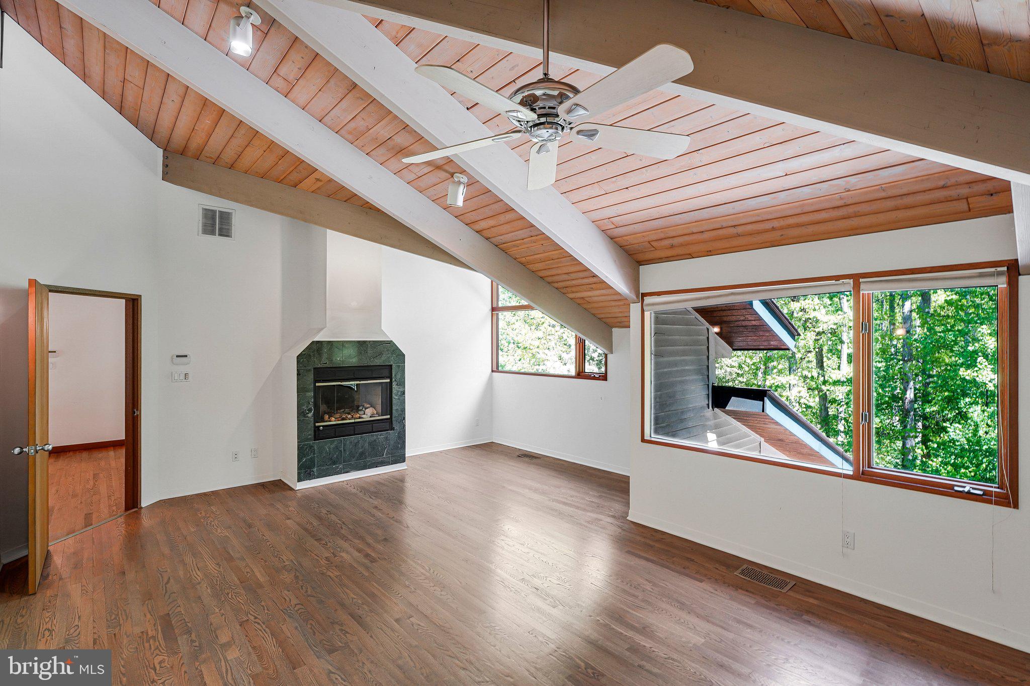 WOODSIDE ESTATES - Residential