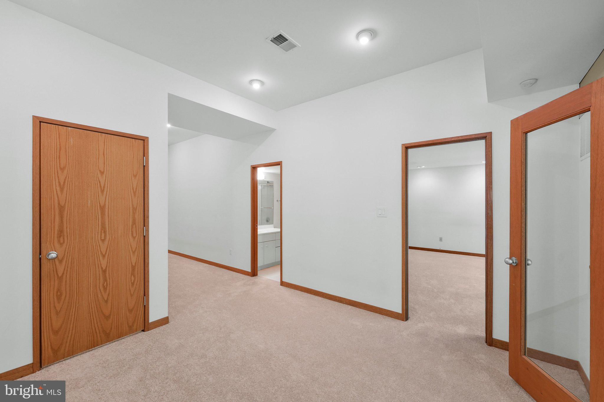 WOODSIDE ESTATES - Residential