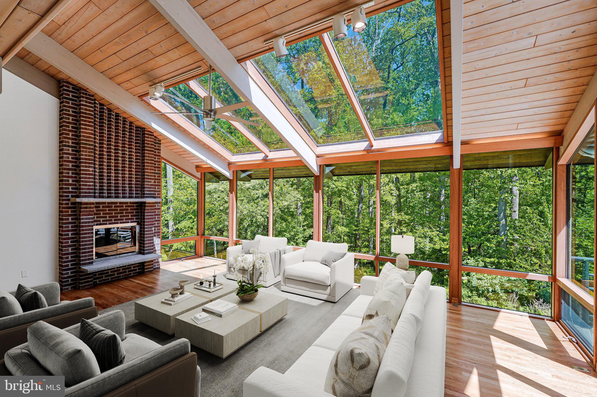 WOODSIDE ESTATES - Residential