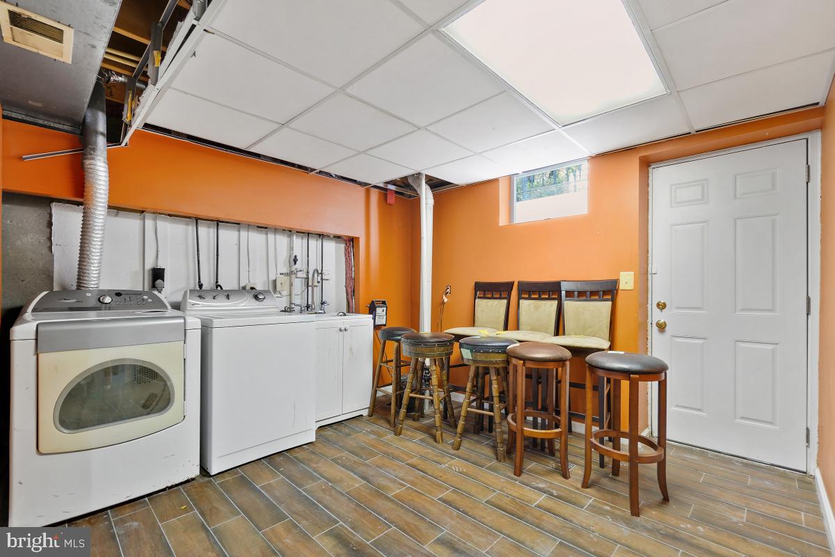 TALL OAKS CROSSING - Residential