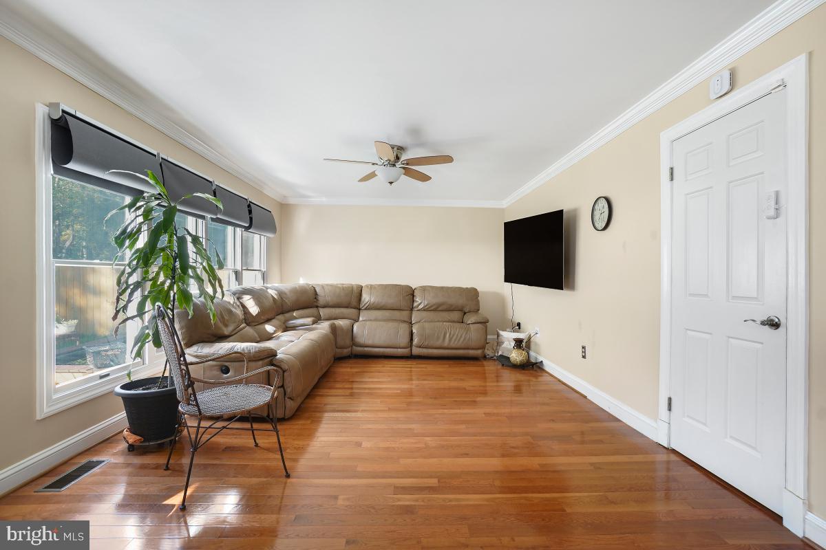 TALL OAKS CROSSING - Residential