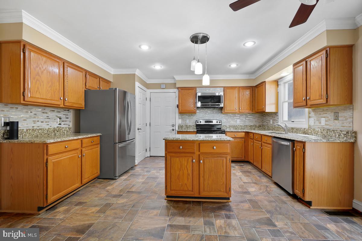 TALL OAKS CROSSING - Residential