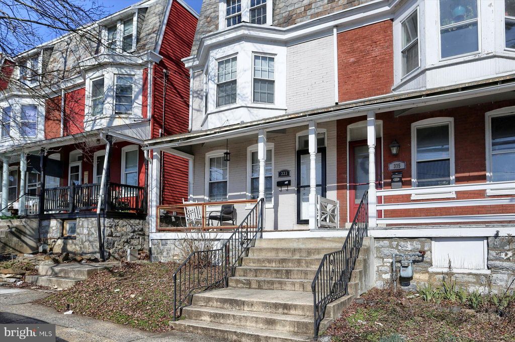 Photo of 333 Laurel Street, Lancaster, PA 17603 (MLS # PALA2046940)