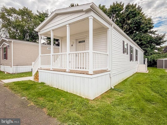 16 KENNEDY DR, FAIRLESS HILLS, PA 19030 - Image 4efc7a4df24b7830c9c60c2f560db02a/2470782882