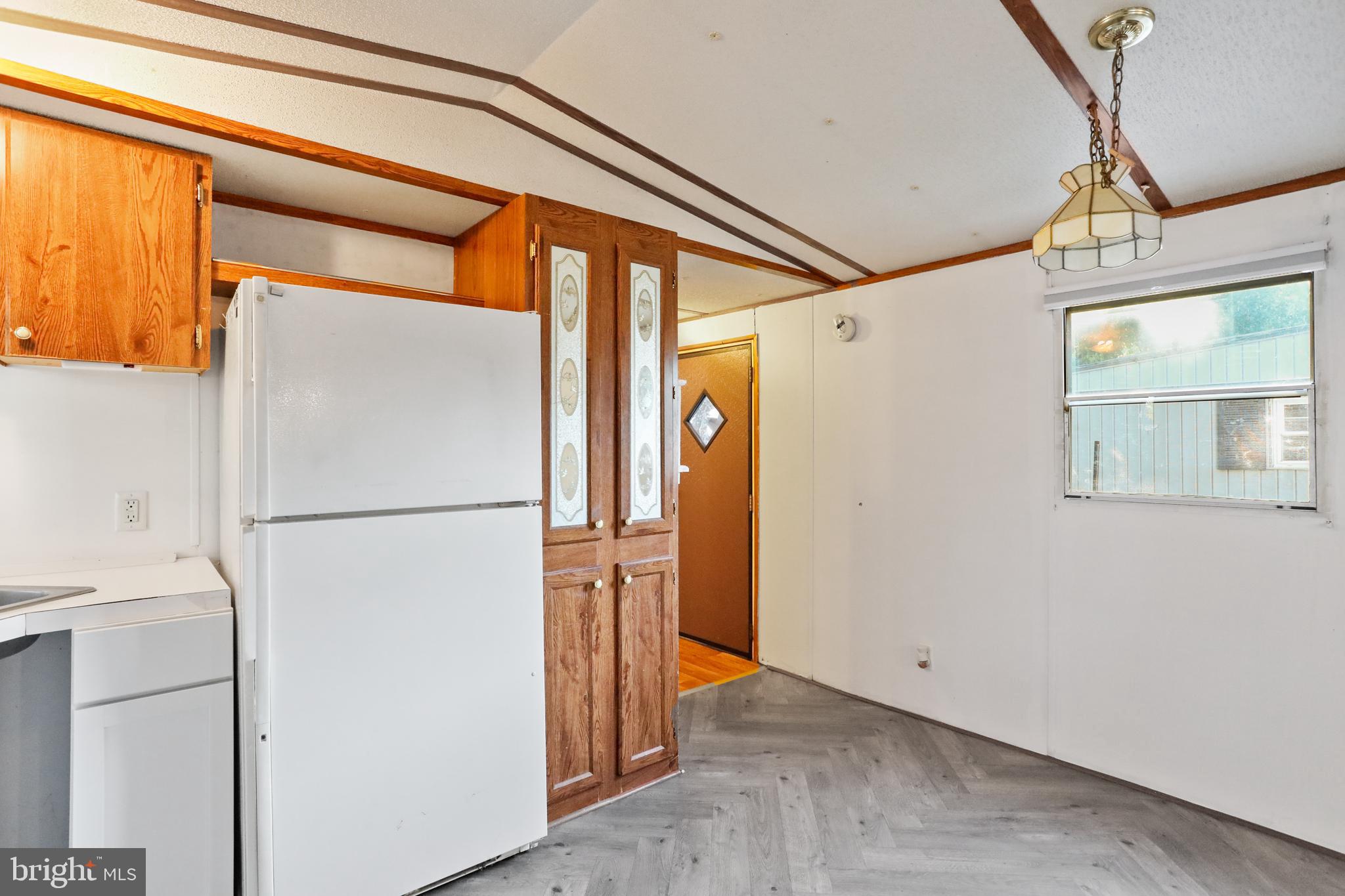 LAKESIDE PARK - Residential