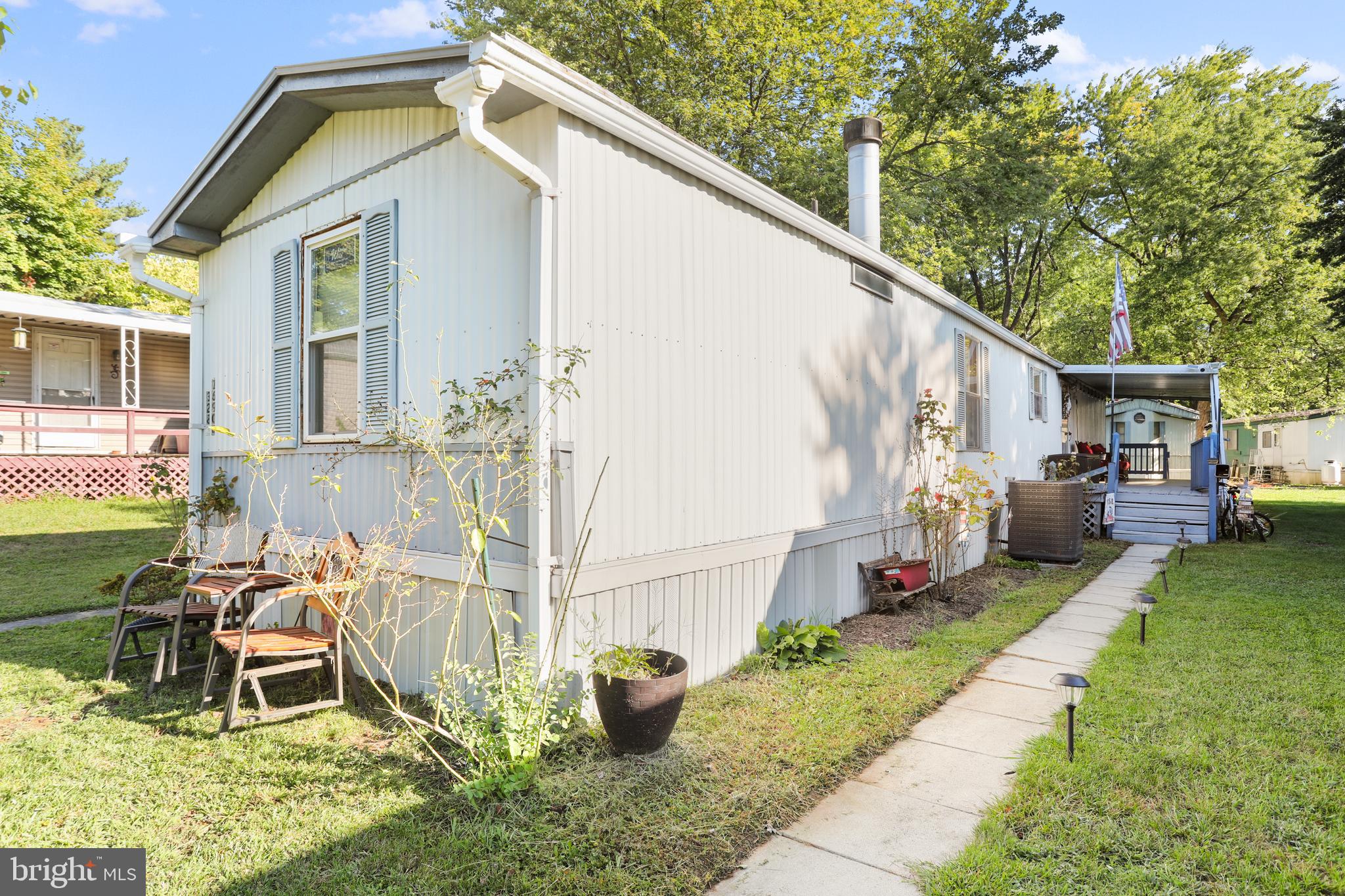 LAKESIDE PARK - Residential