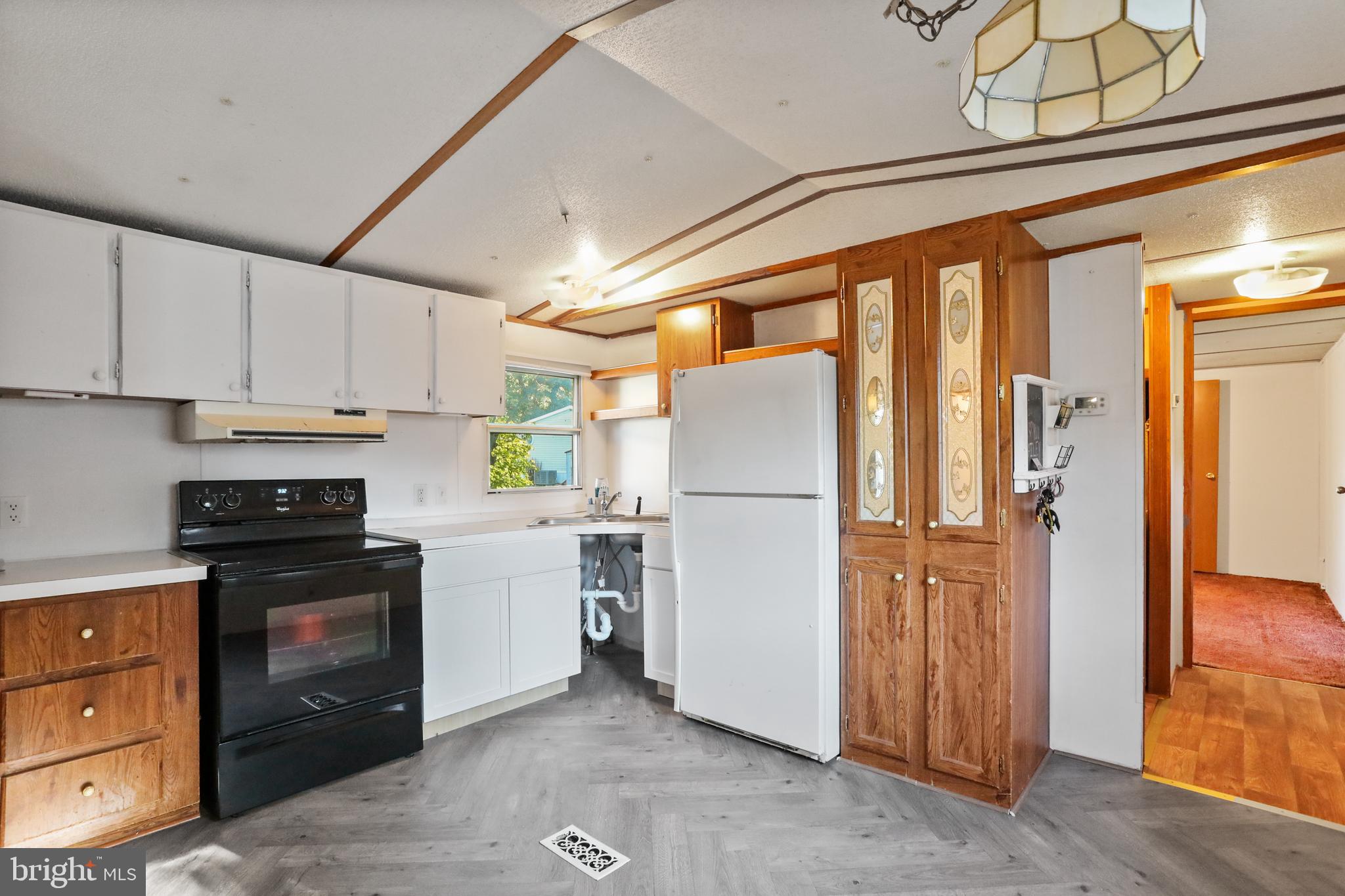 LAKESIDE PARK - Residential