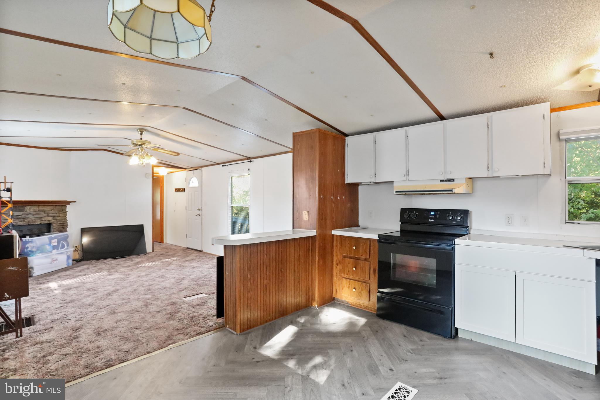 LAKESIDE PARK - Residential