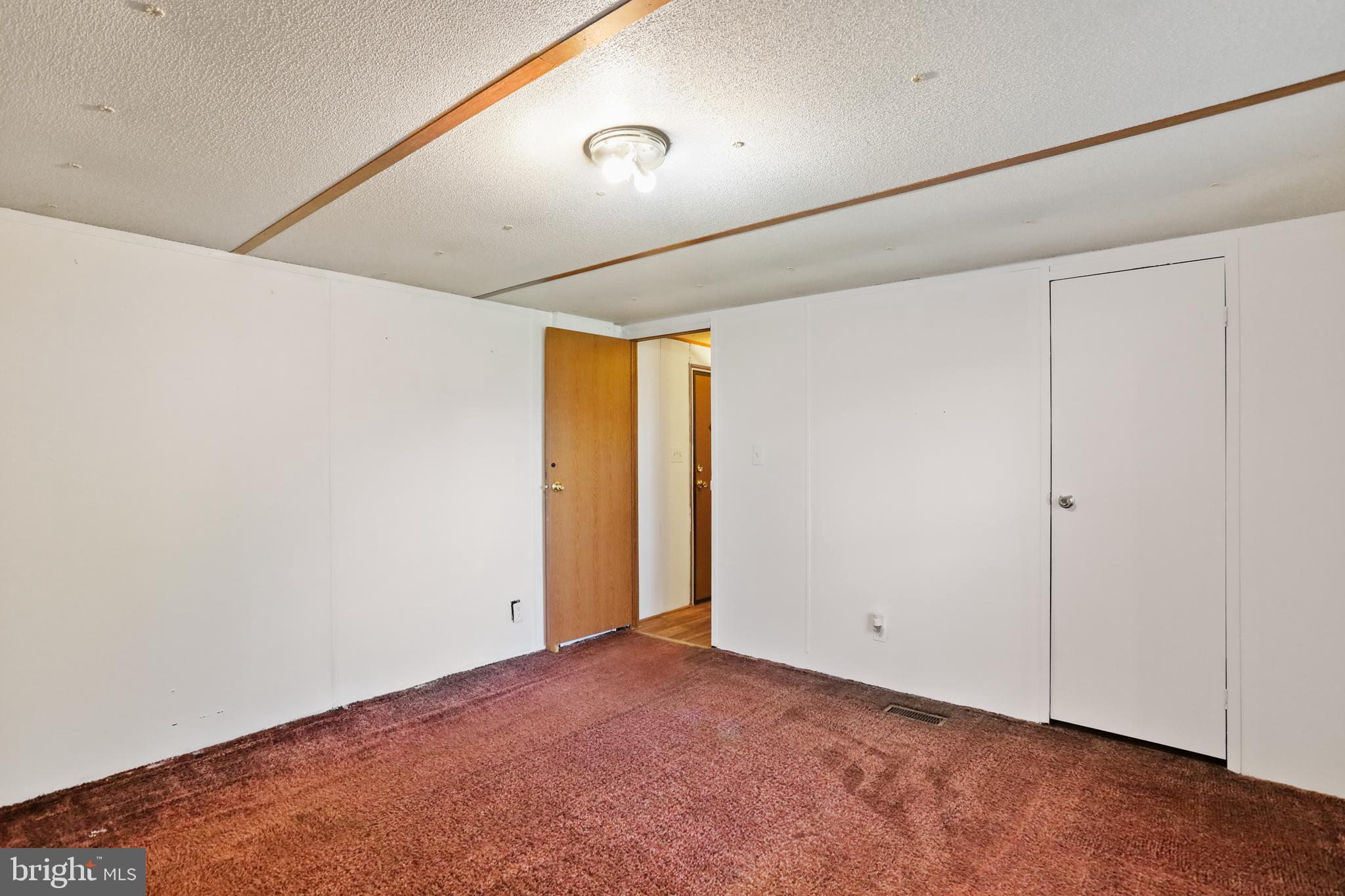 LAKESIDE PARK - Residential