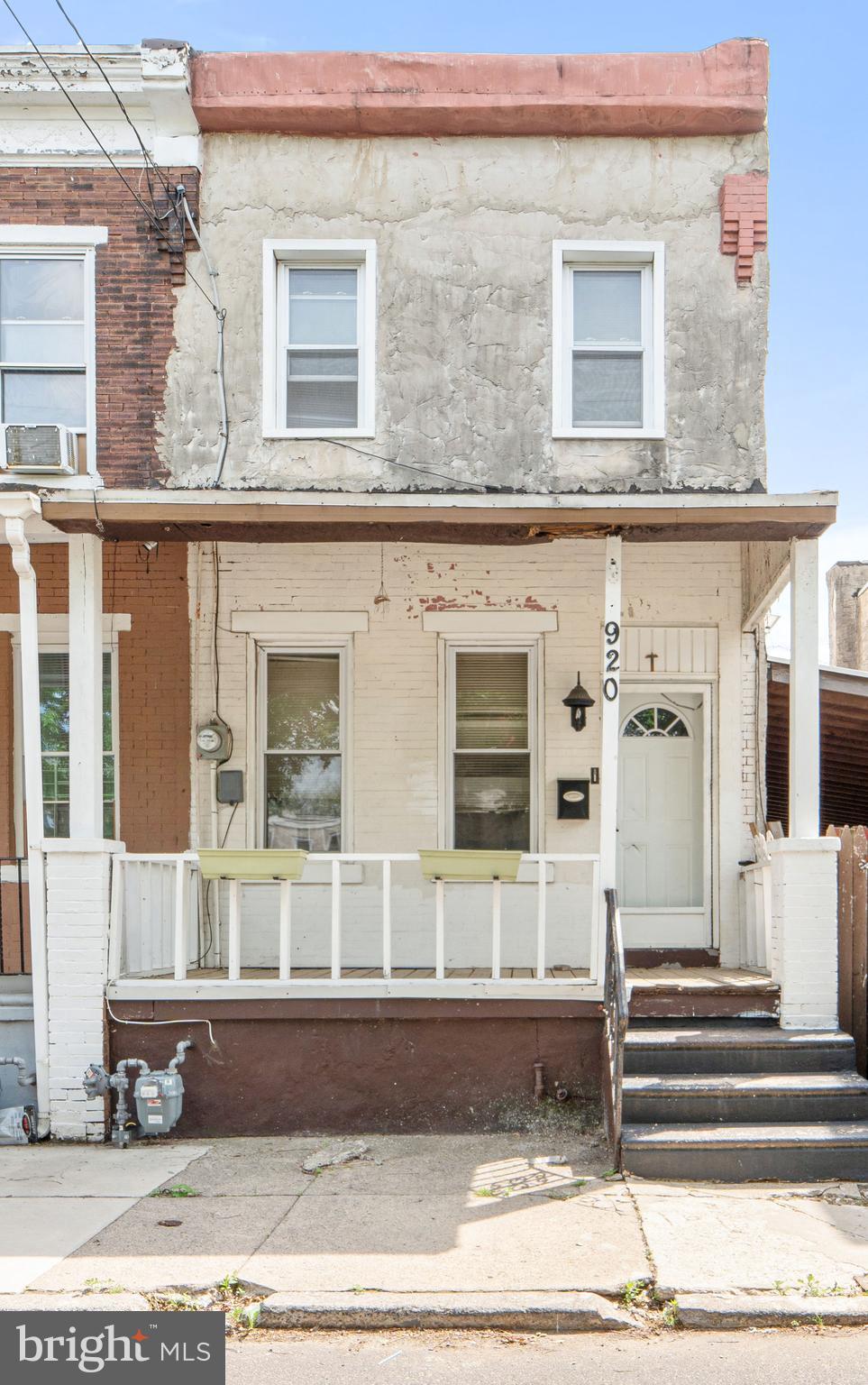 920 CEDAR STREET