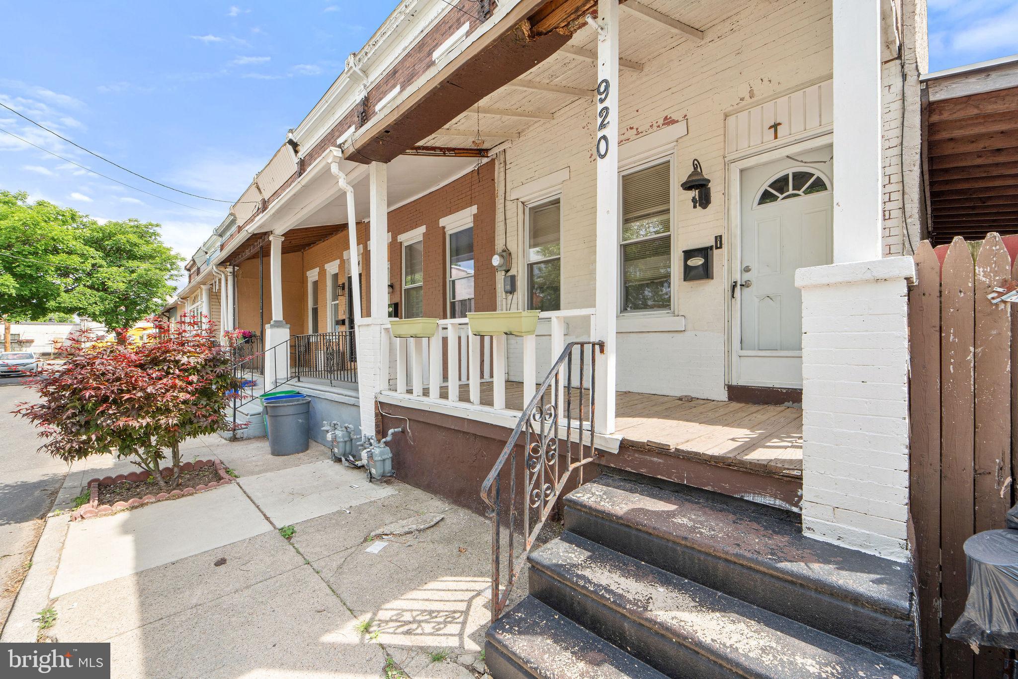 920 CEDAR STREET
