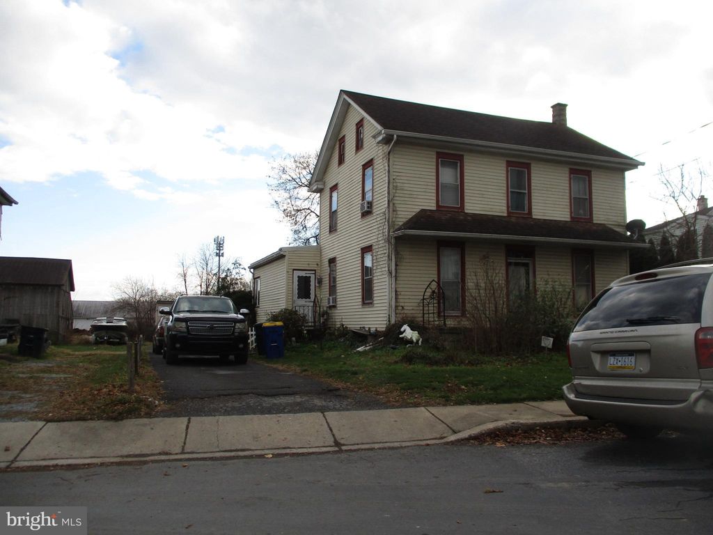 Photo of 201 MAPLE ST, GORDONVILLE, PA 17529 (MLS # PALA2028376)
