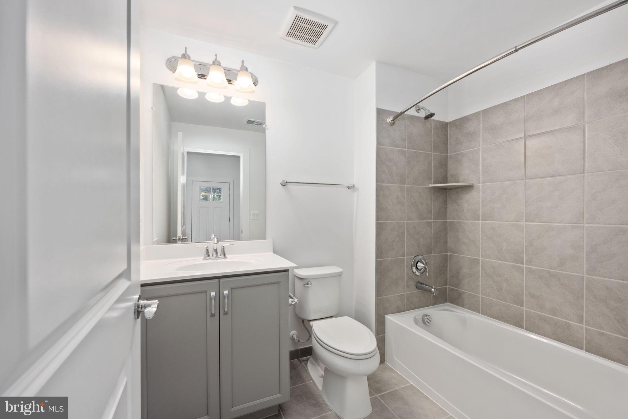 TOWNES AT LITTLE RIVER CROSSING - Residential Lease