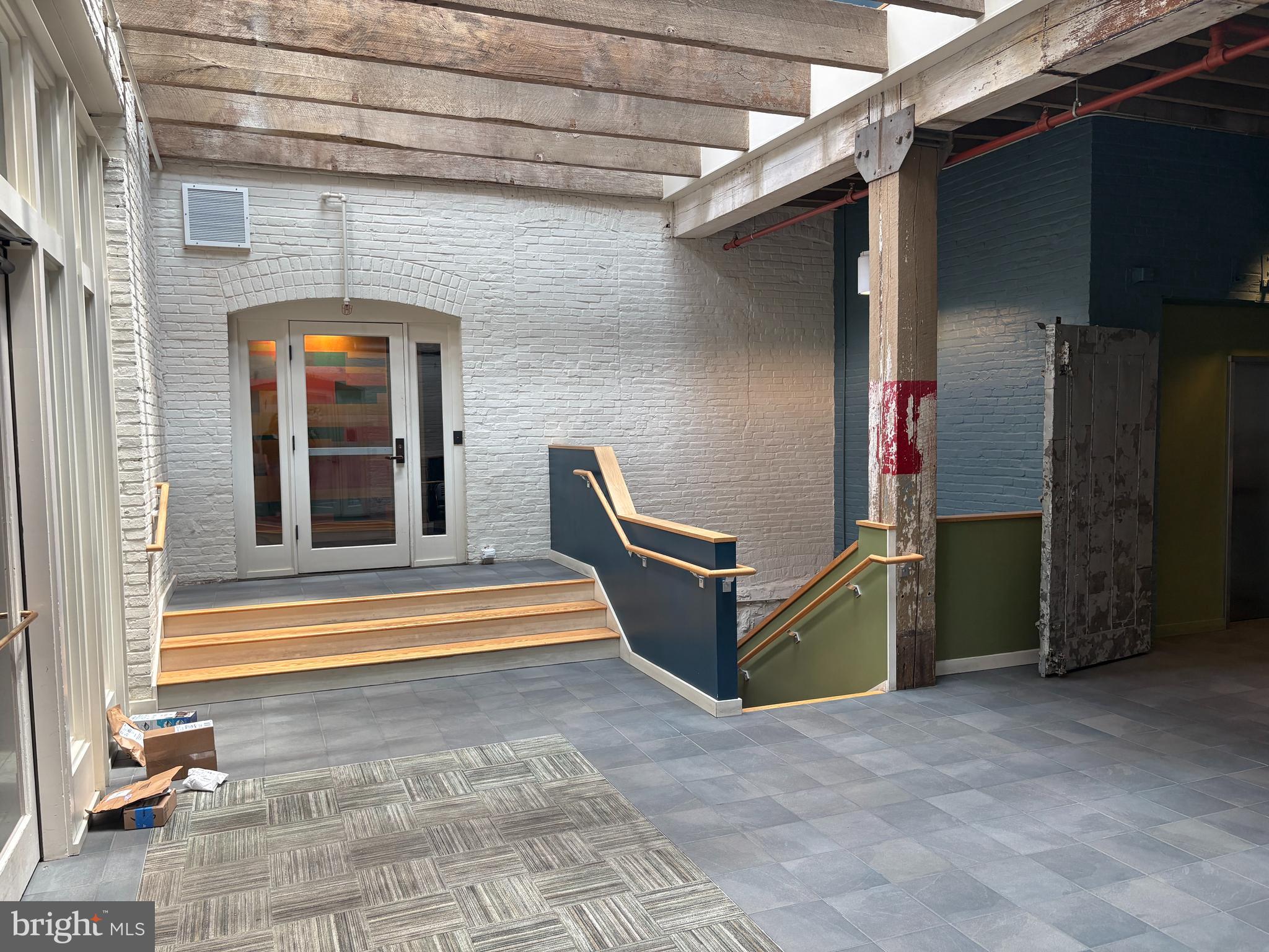 425 N PRINCE STREET 001