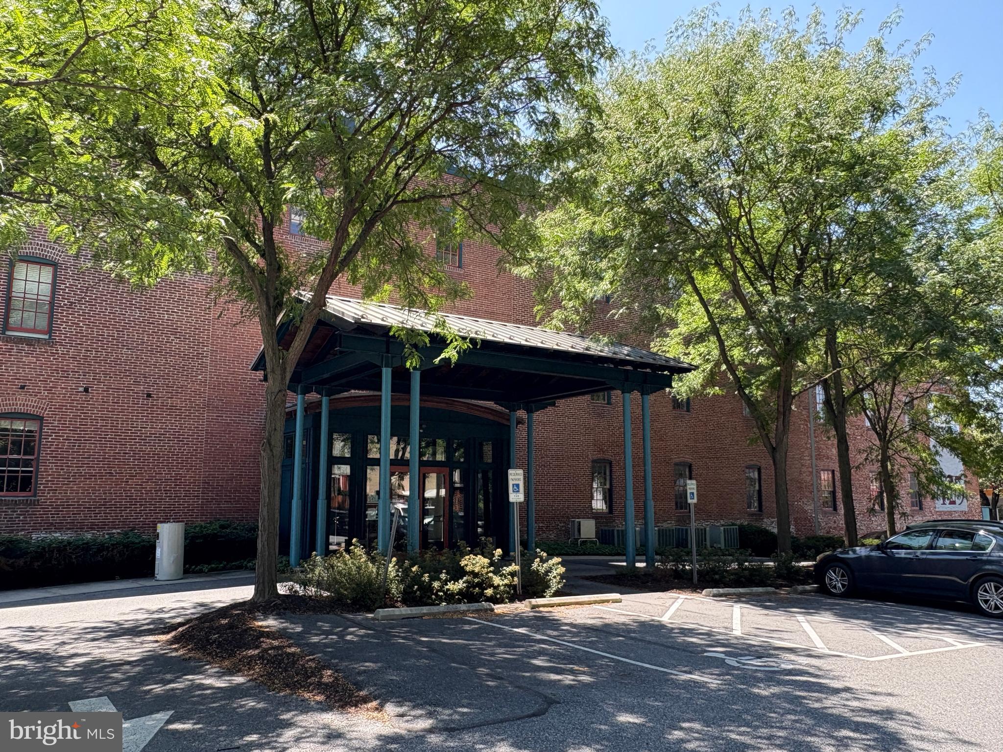 425 N PRINCE STREET 001
