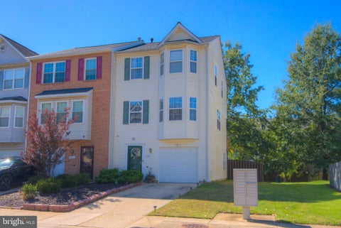 Townhouse For Sale - 7711 Fishing Creek Way<br/> CLINTON, MD 20735