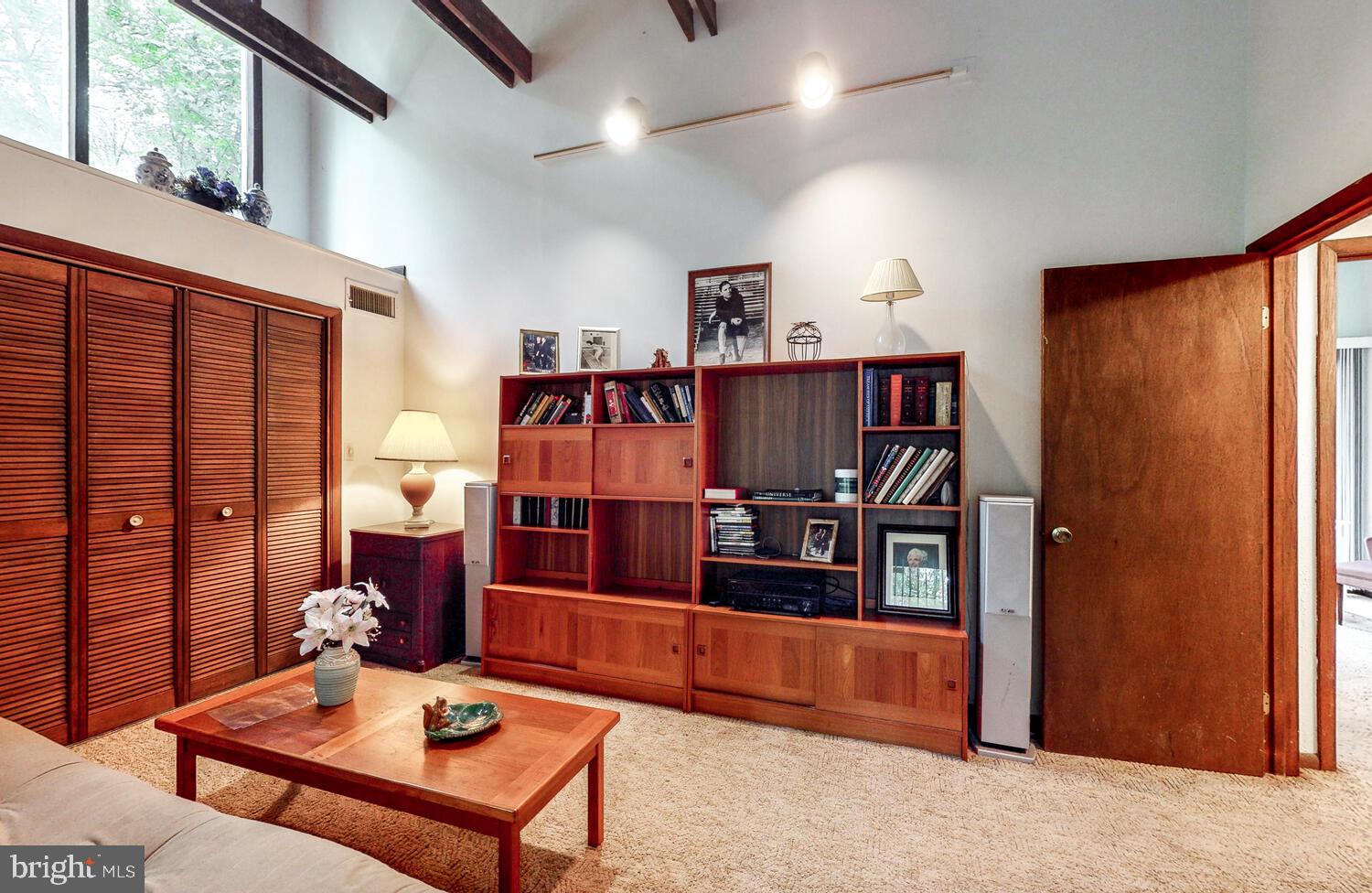 EAGLES NEST - Residential