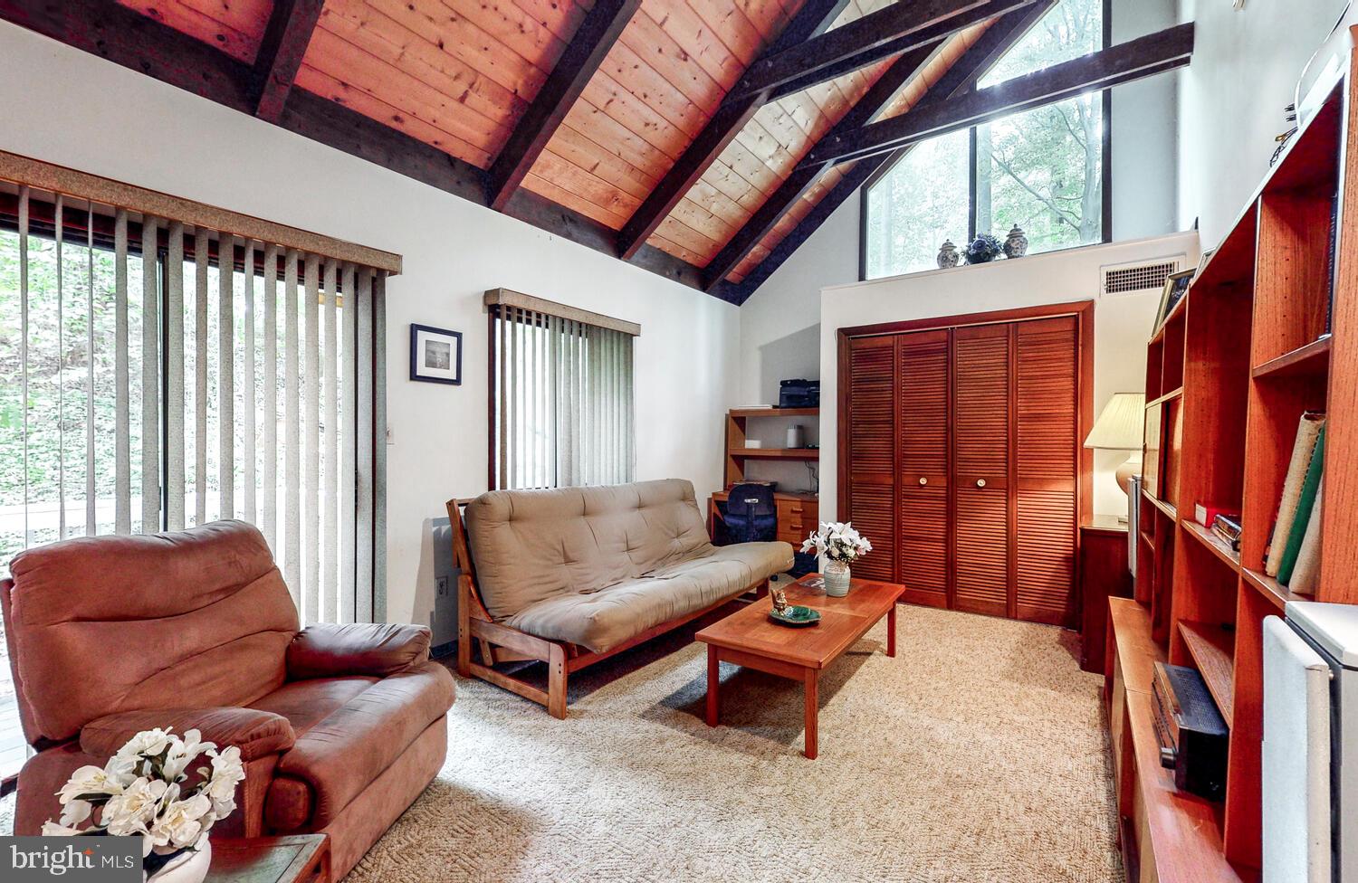 EAGLES NEST - Residential